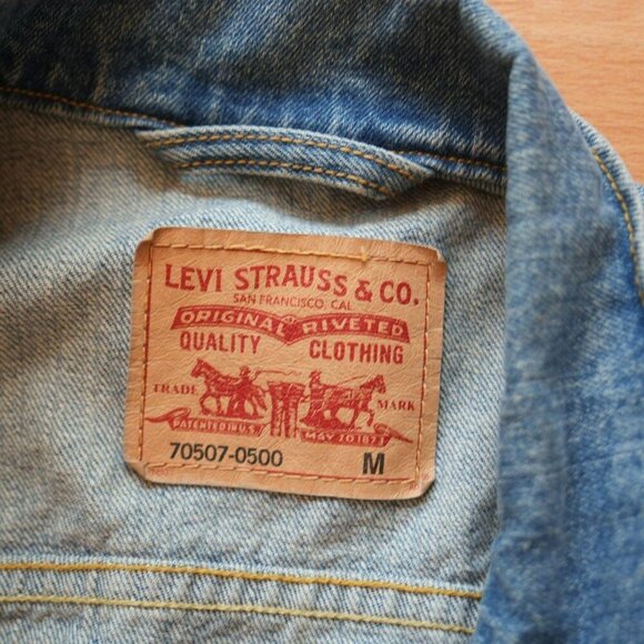 Genuine Levi’s Oversized Trucker Jacket 70507-0500 – Size Medium - Picture 2 of 6